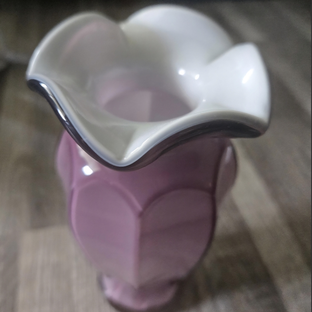 Vintage 1950s Amethyst Cased Glass Ruffled Vase Scalloped Ribbed Art Glass Retro - Picture 7 of 7